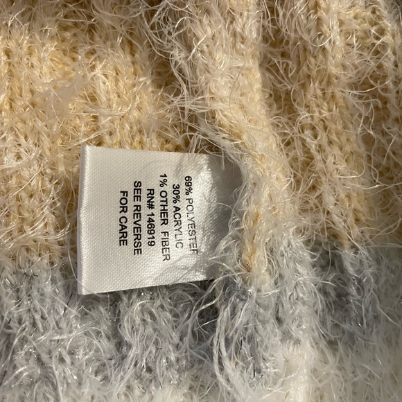 Gorgeous Neutral Sweater size M - Picture 5 of 5